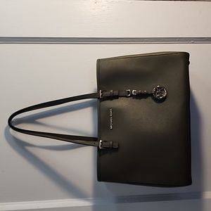 Outstanding Beautiful Olive Green Michael Kors Bag